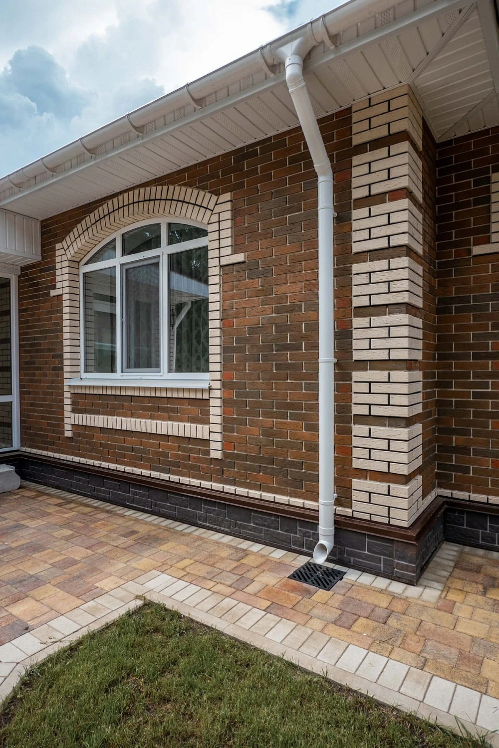 Брусчатка Старый город Осень в частном доме