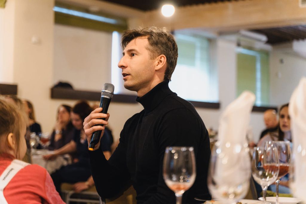 047-2022-04-07-18-47-24-Truhin.jpg 047-2022-04-07-18-47-24-Truhin.jpg