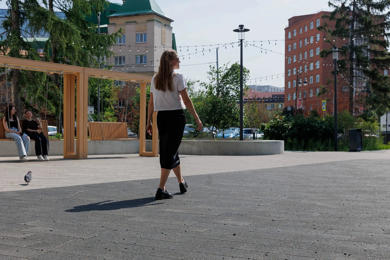 Сквер с историей географов открыли по улице Дзержинского в Тюмени